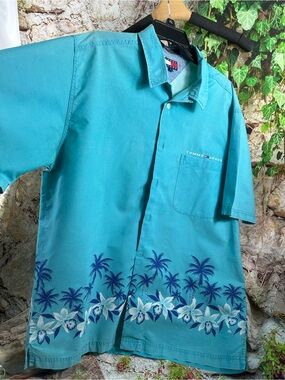 Tommy jeans men’s size large 0234